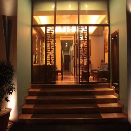 Justa Mg Road Hotel Бангалор Екстериор снимка