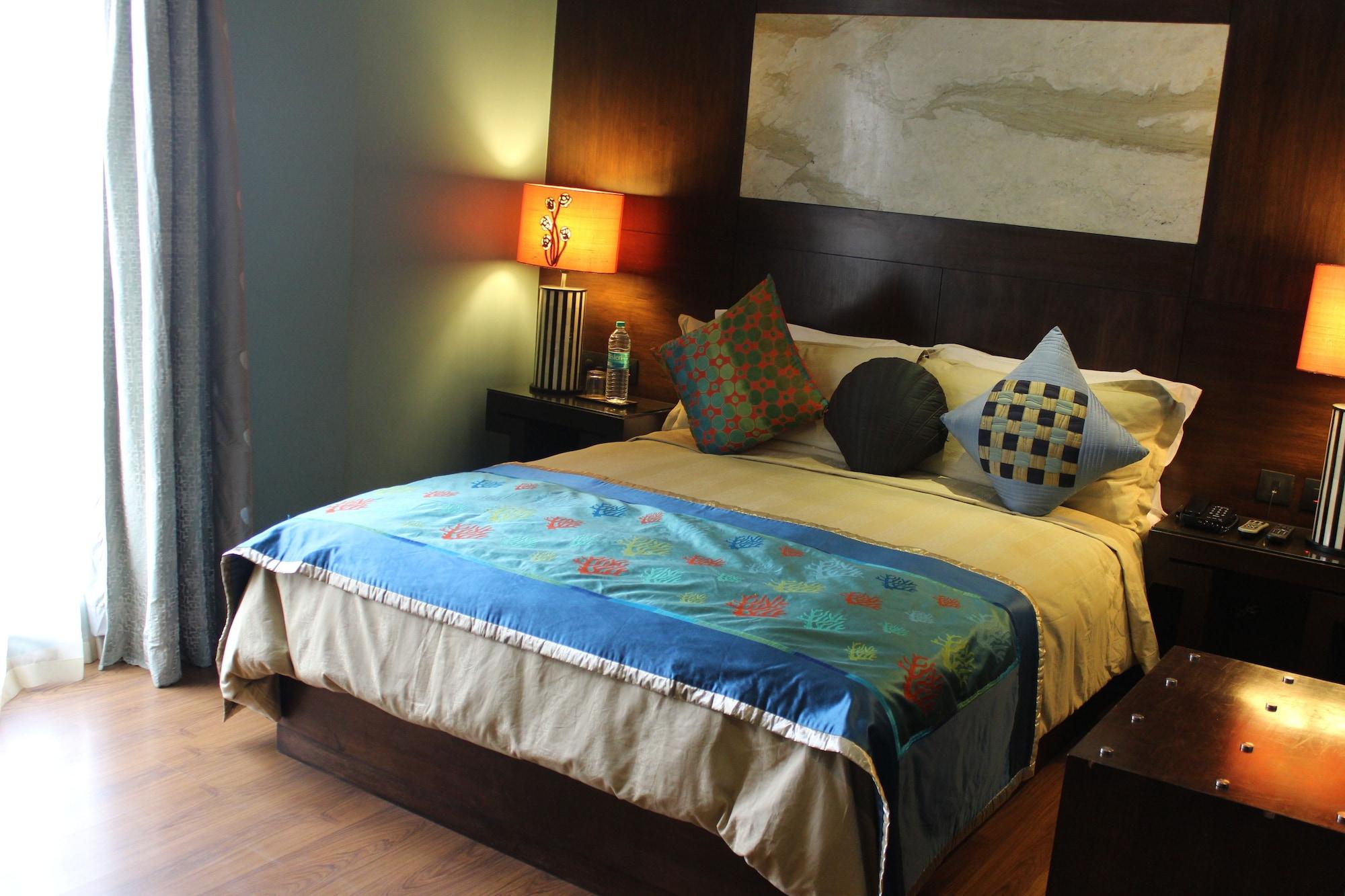 Justa Mg Road Hotel Бангалор Екстериор снимка