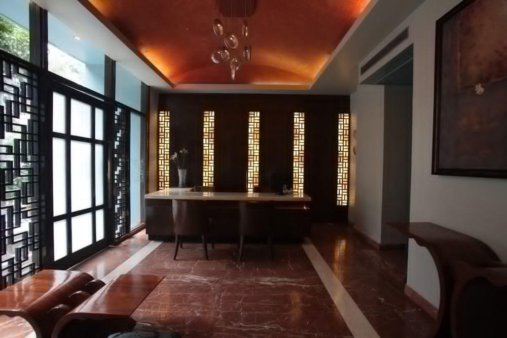 Justa Mg Road Hotel Бангалор Екстериор снимка