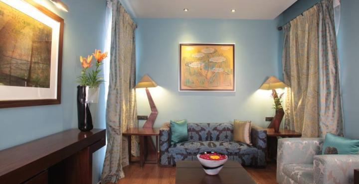 Justa Mg Road Hotel Бангалор Екстериор снимка