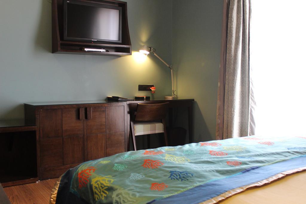 Justa Mg Road Hotel Бангалор Екстериор снимка