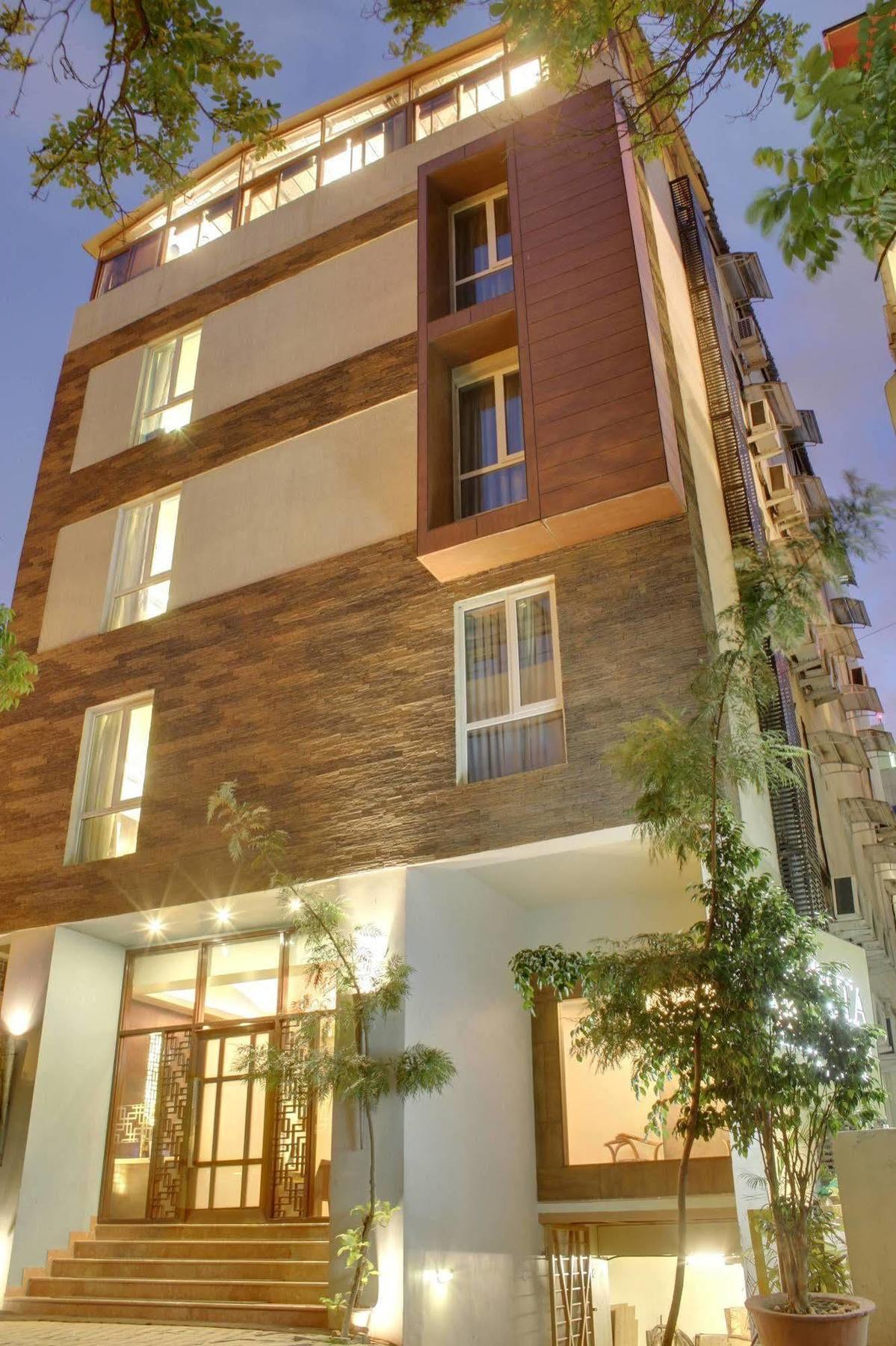 Justa Mg Road Hotel Бангалор Екстериор снимка